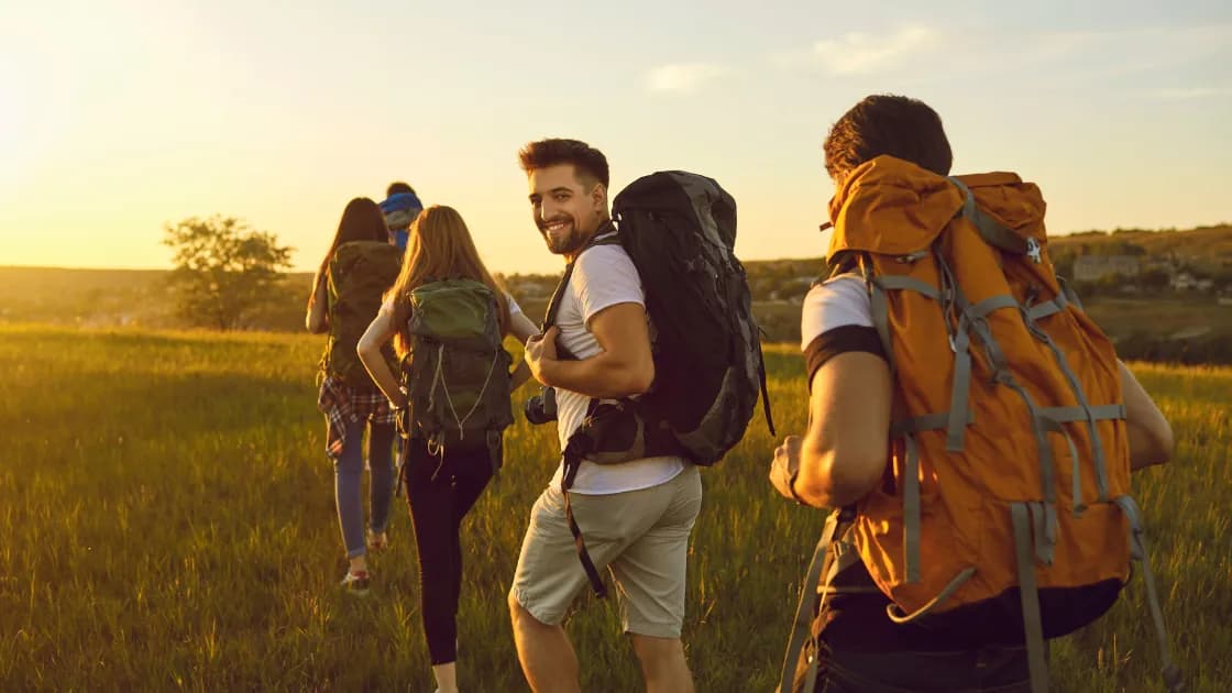Scopri Perché Devi Acquistare Viaggi a Piedi Solo da Agenzie e Tour Operator Autorizzati