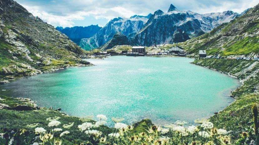 La Via Francigena dal Colle del Gran San Bernardo a Ivrea