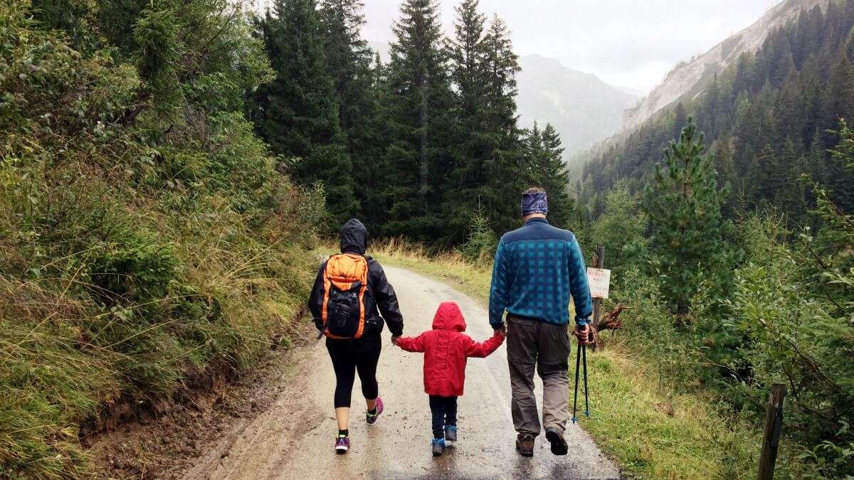10 buoni motivi per camminare con i bambini